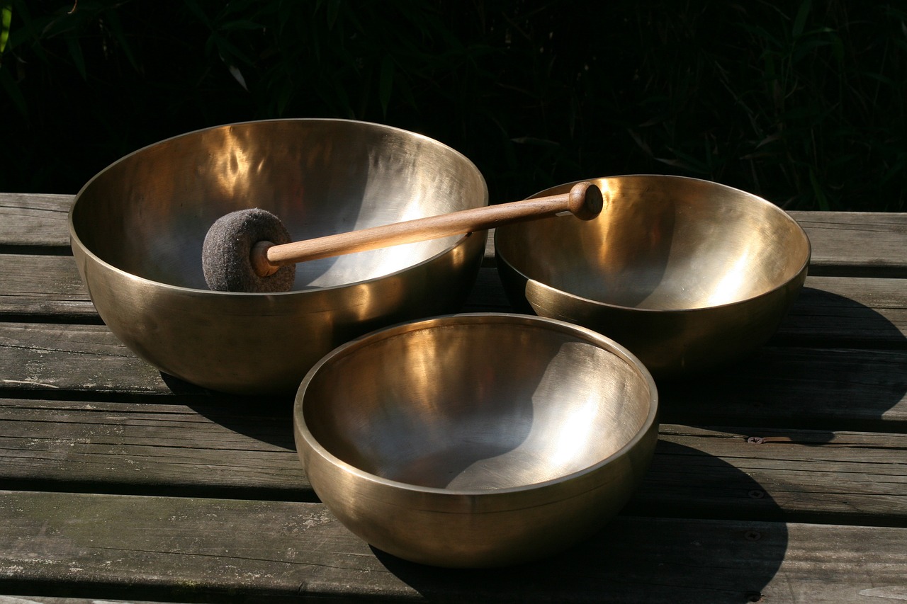 How to Set Up Classic Frosted Bowls for General Rituals